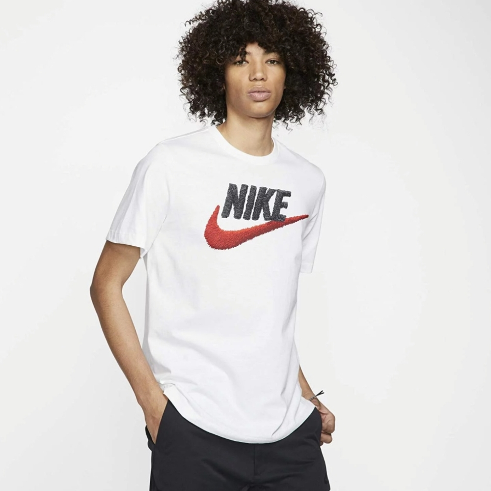 NWT NIKE STANDARD FIT 100% COTTON TEE